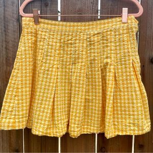 🌼Yellow Cotton Pleated Plaid Mini Skirt from Urban Outfitters in Size Large🌼